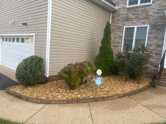 Gallery photos for River Rock Landscaping Transformation in Charlotte: Image #2