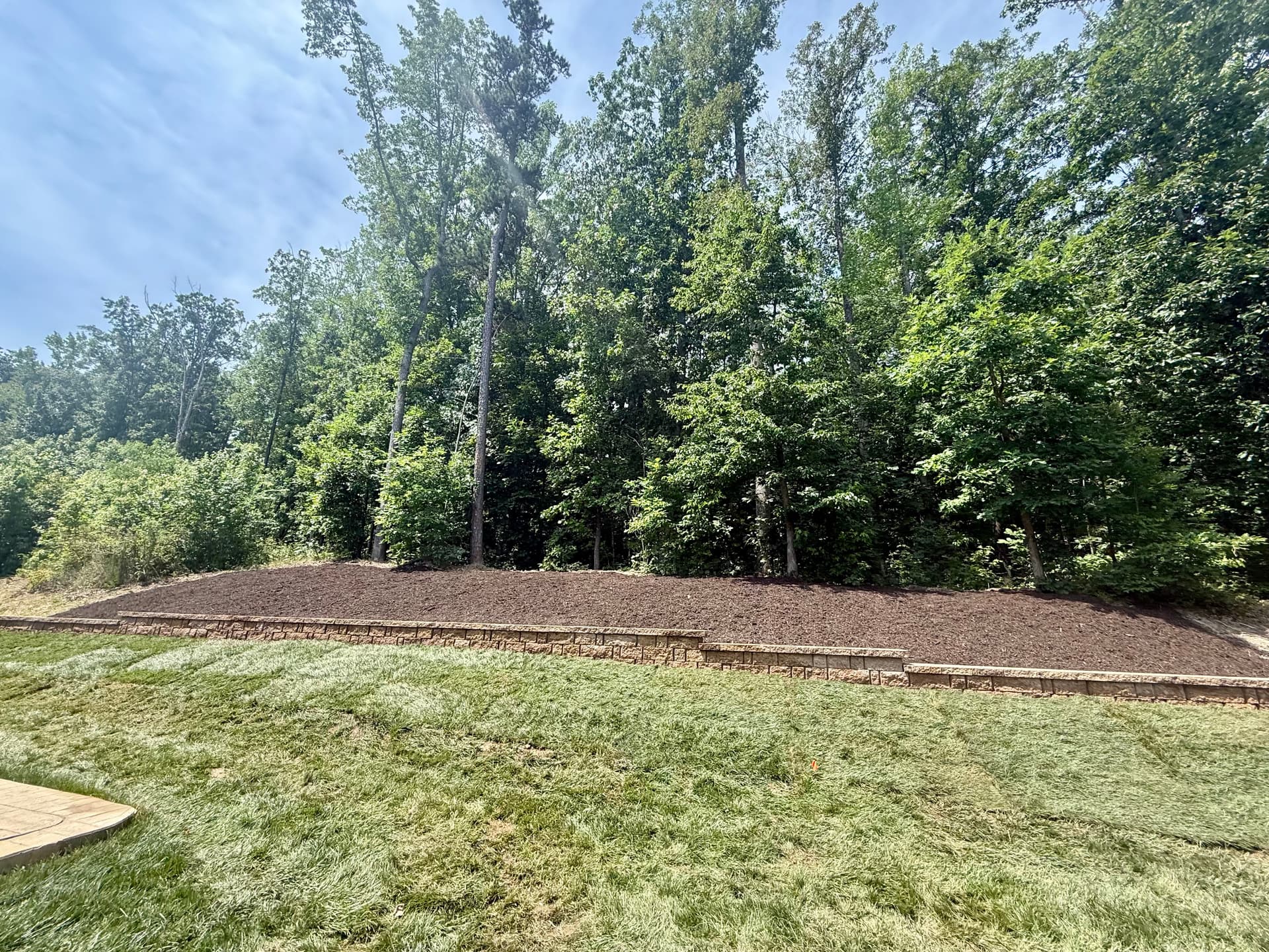 Gallery photos for Belgard Retaining Wall Sod and Mulch Upgrade in Midlothian: Image #2